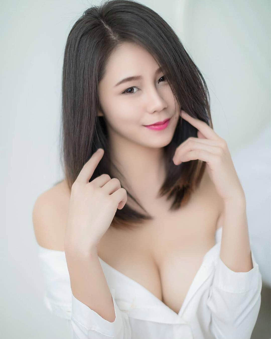 Thai girl nude