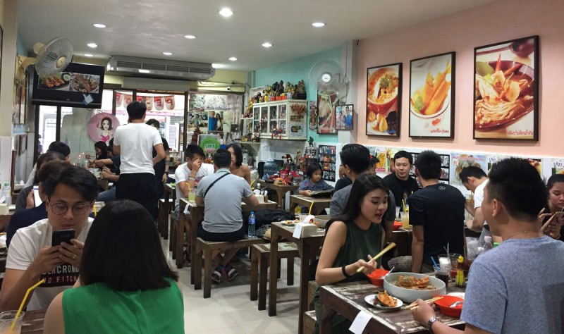 泰国曼谷人气路边美食店推荐