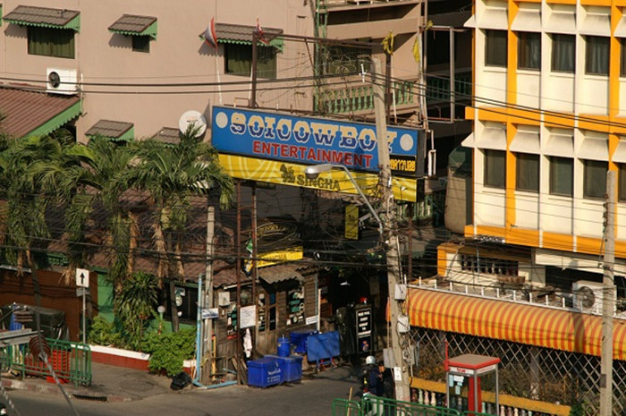 曼谷牛仔街最撩人的gogobar：Crazy House
