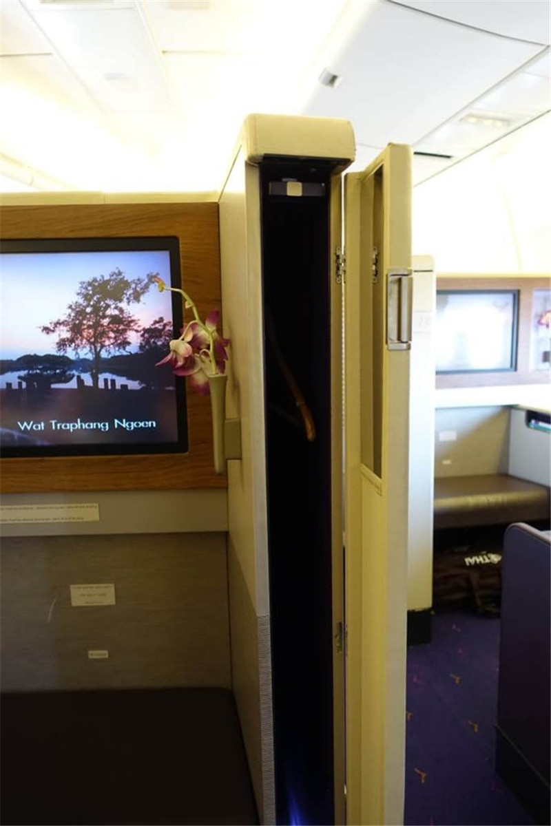泰国航空头等舱体验　贵宾室竟有泰式全身按摩？！